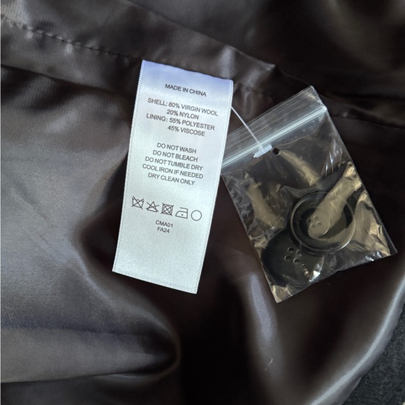 Quince Italian Wool Classic Single-Breasted Coat-Size Medium - Picture 7 of 7